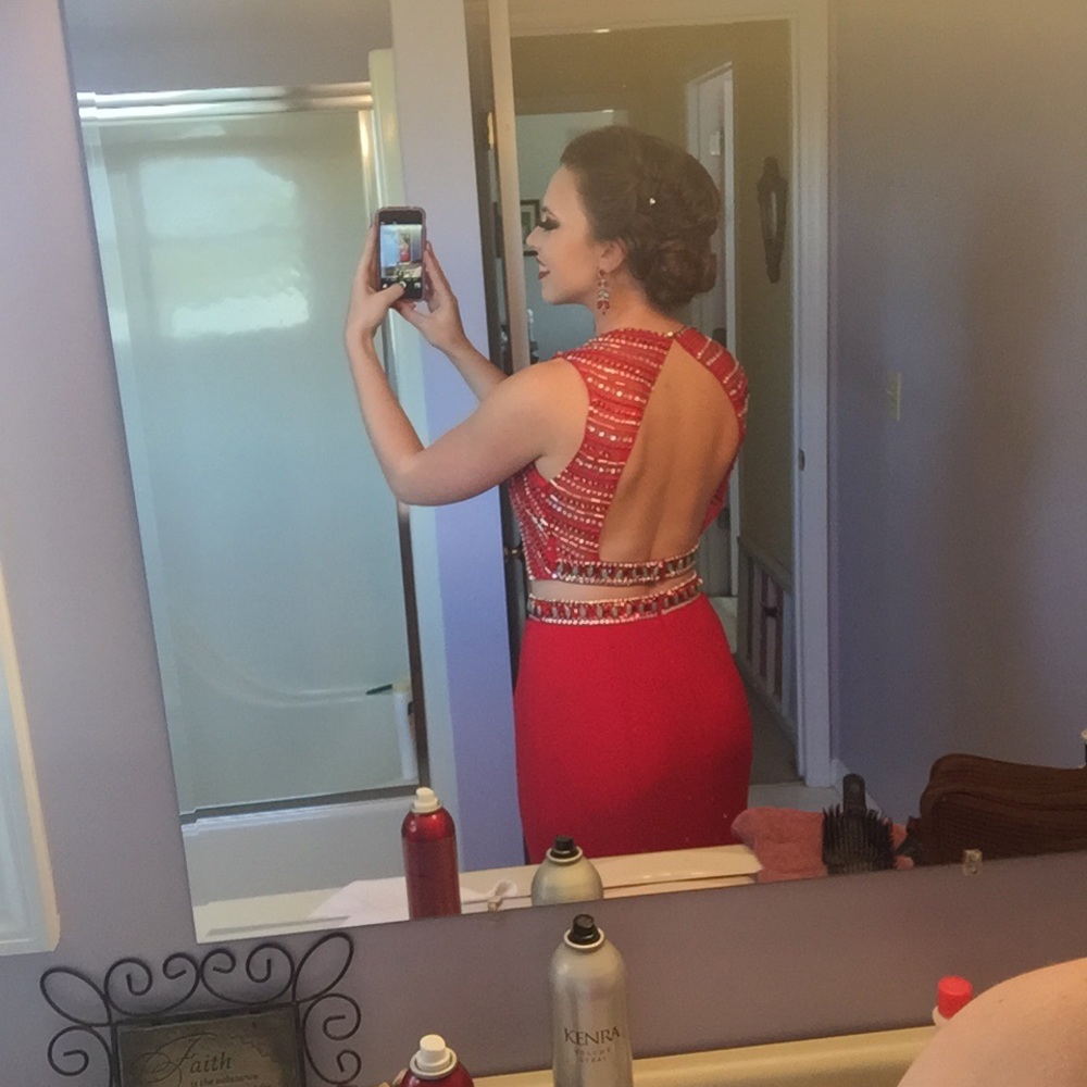 Prom Dress - Picture 2 of 5